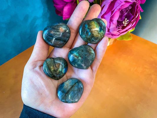 Ethically Sourced Labradorite Heart, Valentines Day Gifts: 2-3 cm